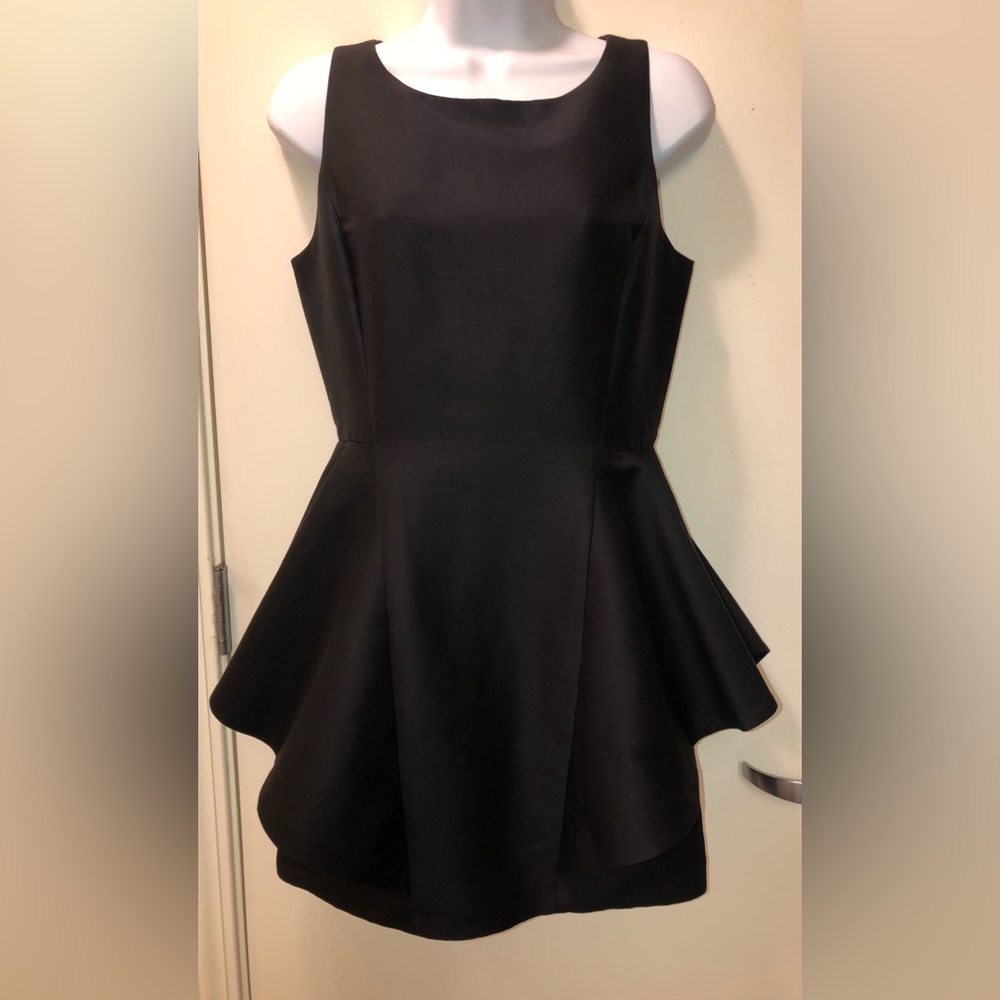 HALSTON HERITAGE BLACK DRESS
